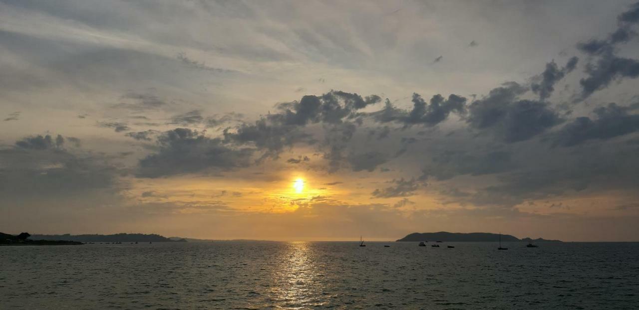 Le Petit Cottage Entre Village Et Mer Trelevern ภายนอก รูปภาพ